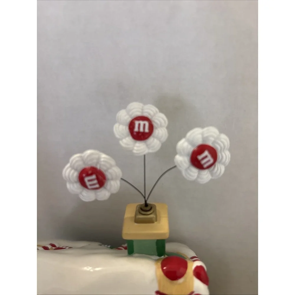 Dept 56 M&M's Christmas Bakery Lighted House Building &‎ Candy Dish With Light